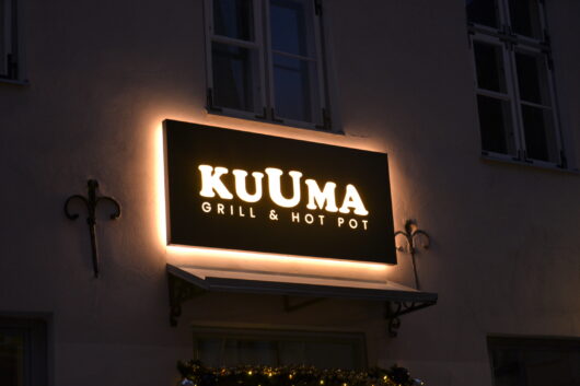 taustvalgusega reklaam