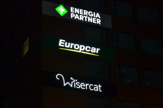 valgustatud LED logod